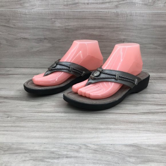 Minnetonka Sandals Women's 8 Pewter Leather Flip Flop Slip On Shoes - Picture 2 of 12